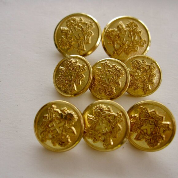 Vintage Waterbury Gold Metal 8 Buttons Evan Picone Heraldic Shield Dragons Cross - Picture 4 of 5